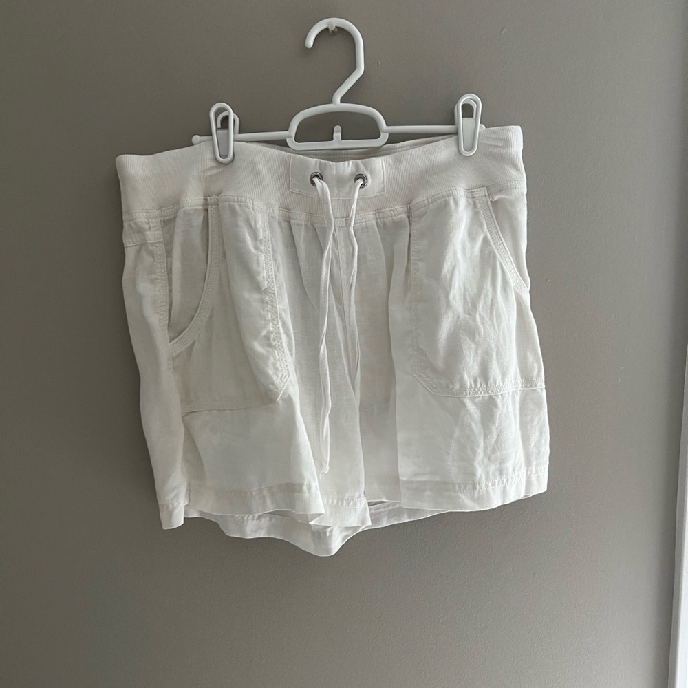 L Calvin Klein women’s shorts
